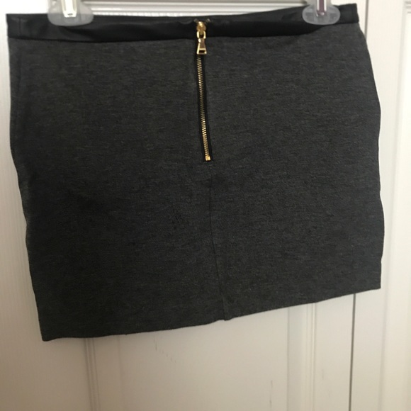 Express Pencil Skirt - Picture 2 of 2